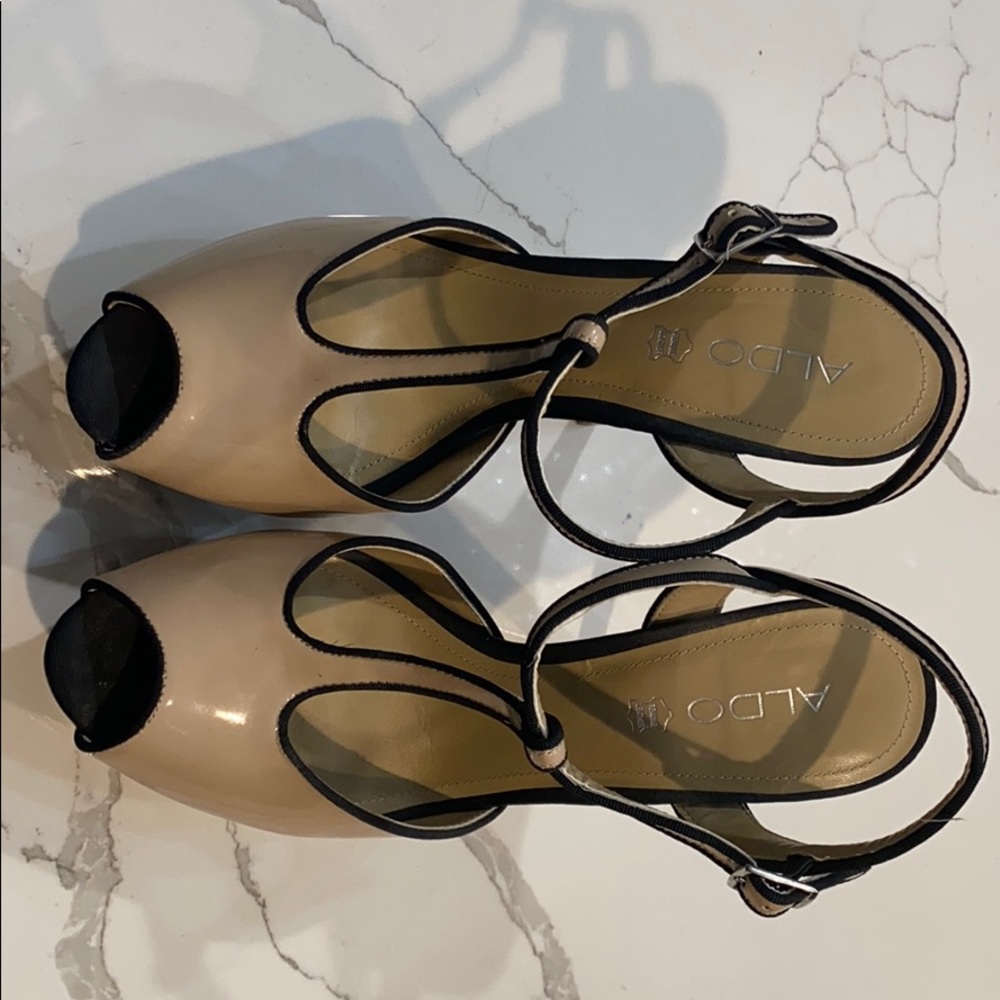 Peep toe patent leather platform heels